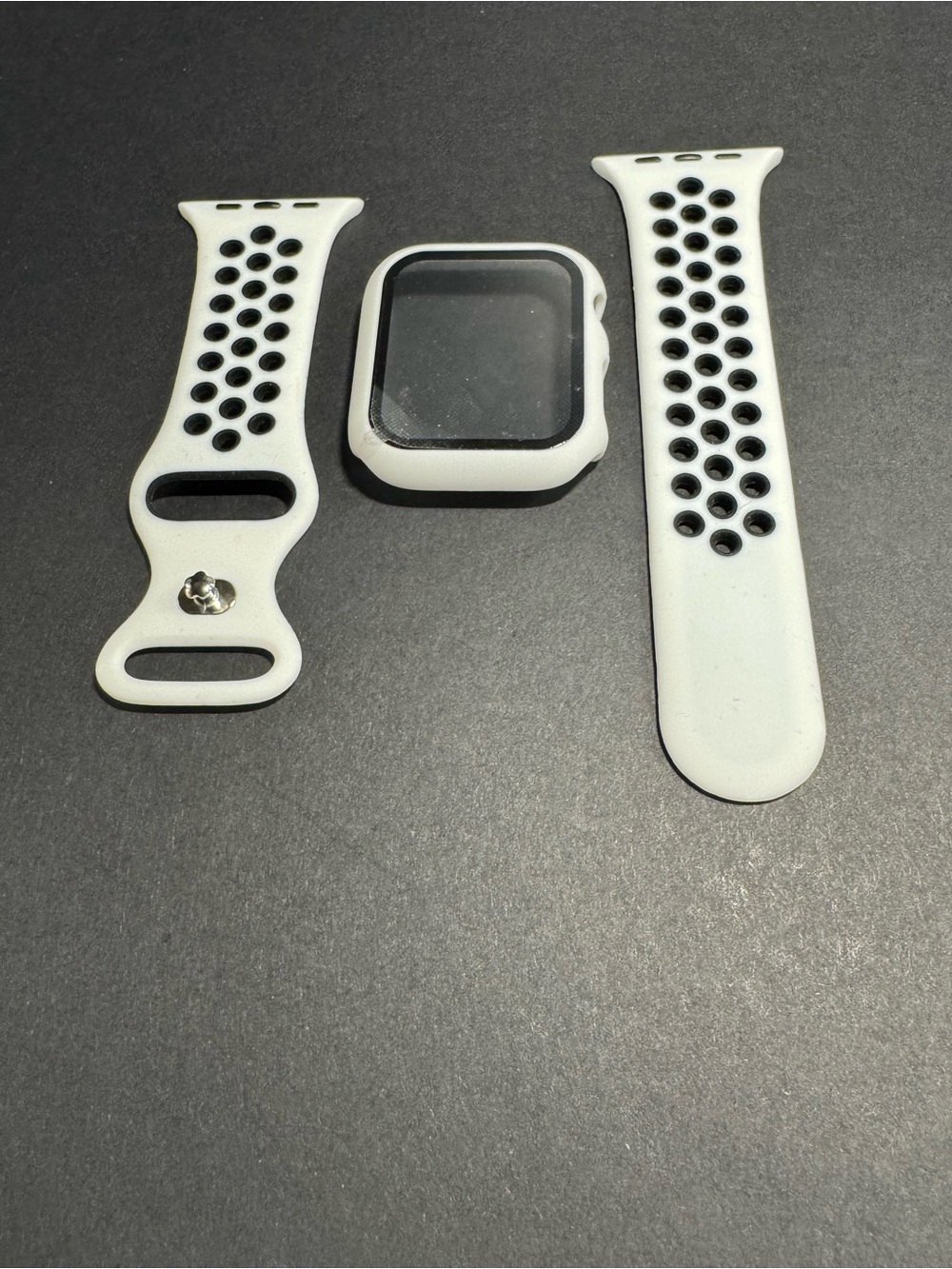 Apple Watch Series 9 45mm White Sport Band + Case